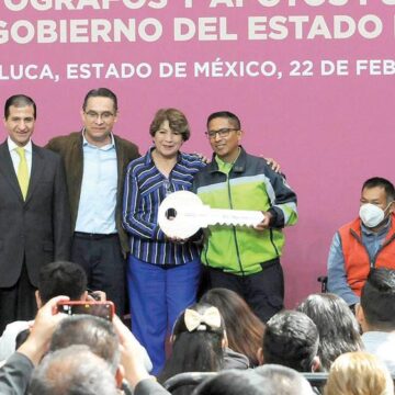 Recibe Edoméx ambulancias, mastógrafos y apoyos funcionales de la Beneficencia Pública