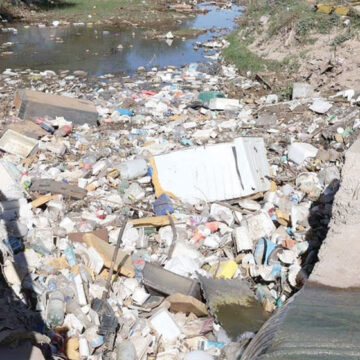 Colonia en Hermosillo se ubica entre “canales tóxicos”
