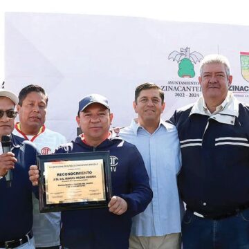 Hace entrega Manuel Vilchis de la remodelación de la Unidad Deportiva