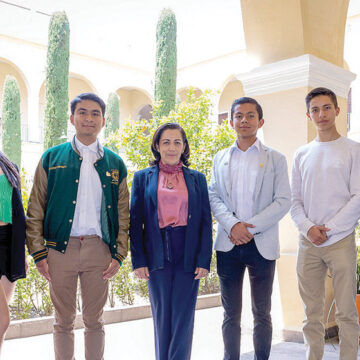 Alumnado de bachillerato de la UAEMéx es reconocido por CENEVAL