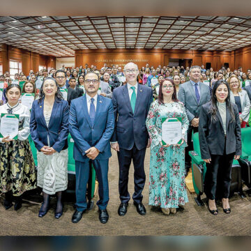 UAEMéx reconoce a trabajadoras y trabajadores administrativos con bases y recategorizaciones 2023