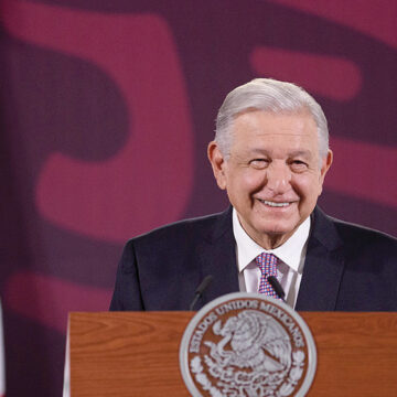 AMLO confirma que comió tres veces con Peña Nieto