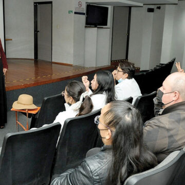 DIFEM capacita a personal médico, administrativo y de protección civil en lengua de señas