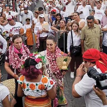 Sheinbaum dice que ella “es el pueblo” y que ninguna calumnia la va a vencer