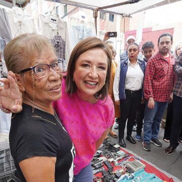 INE debería preocuparse por la seguridad de los candidatos, no por el color rosa: Gálvez