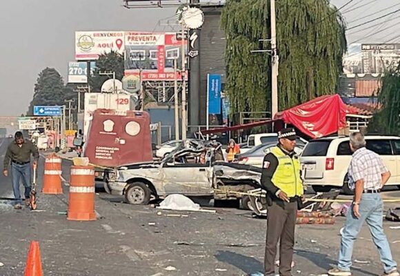 Accidente en la México-Toluca; dos personas muertas y cuatro lesionadas