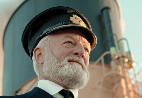 Muere Bernard Hill, actor que dio vida al capitán Smith en “Titanic”, a los 79 años