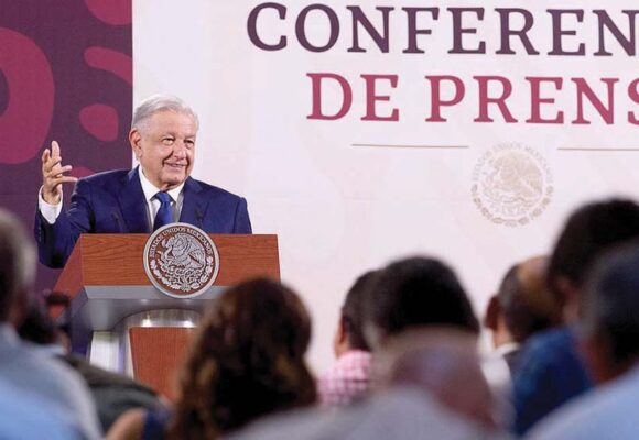 El calor fue la razón de los apagones, asegura el Presidente López Obrador