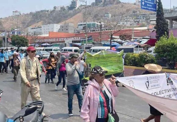 Marchan por la Paz y la Justicia ciudadanos de Chilpancingo