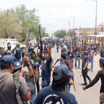 Llega grupo civil armado a Chichihualco, Guerrero