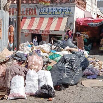 Otra vez Pachuca se llena de basura en las calles