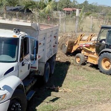 Avanzan trabajos de desazolve en Bahía de Banderas, Nayarit