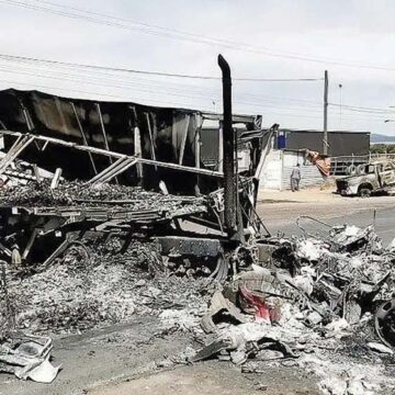 Dejan 9 cuerpos en Morelos, Zacatecas: incendian tráiler y lanzan ponchallantas