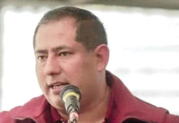 Quitan candidatura a Gustavo Vargas en Zinacantepec