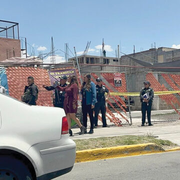 Atacan y asesinan a mujer en autolavado de Toluca