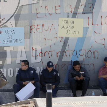 Por tercer día, mantienen agentes de la Guardia Civil plantón y bloqueo en el libramiento de Morelia