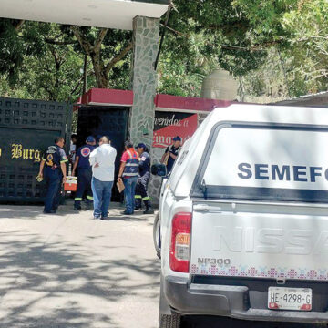 Muere estudiante tras explosión de bodega con petardos en Ayotzinapa