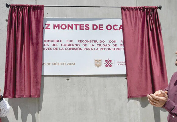 Entrega Martí Batres edificio Paz Montes de Oca 93, en alcaldía Benito Juárez