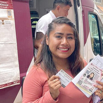 Reciben licencias de manejo gratuitas integrantes del programa “Mujeres al Volante”