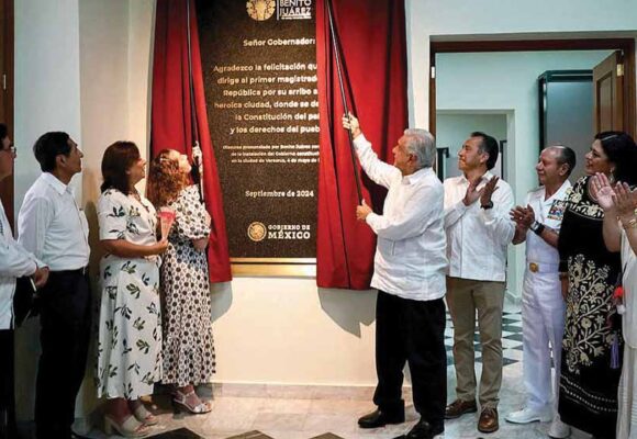 Inaugura López Obrador centro cultural “Leyes de Reforma” en Veracruz