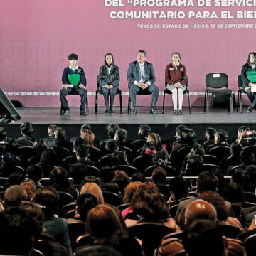 Alumnos mexiquenses son beneficiados con tarjetas del programa Bienestar