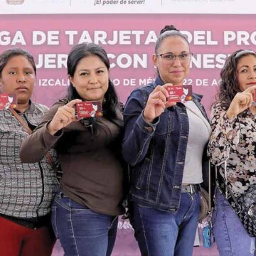 Mexiquenses reciben apoyo económico de Mujeres con Bienestar