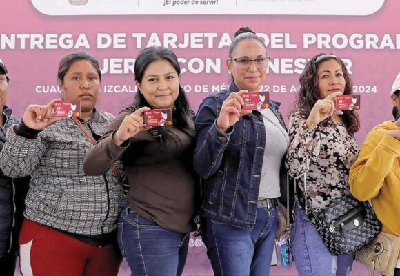 Mexiquenses reciben apoyo económico de Mujeres con Bienestar