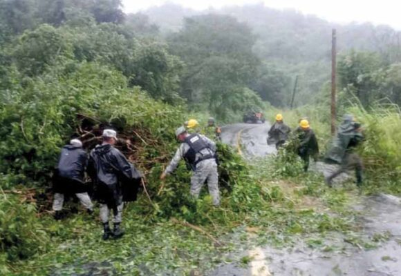 Costas de Guerrero y Oaxaca de nuevo afectadas, ahora por “John”