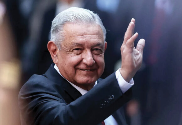 “AMOR CON AMOR SE PAGA”; AMLO DICE ADIÓS