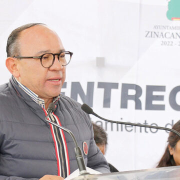 Entrega Manuel Vilchis drenaje sanitario en Zinacantepec