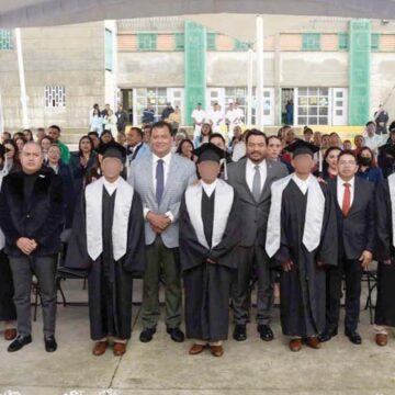 Egresa la 1ª Generación de Licenciados en Administración de Ventas del penal de Tenango del Valle