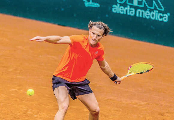 Diego Forlán, el exfutbolista uruguayo, debutará en el tenis profesional