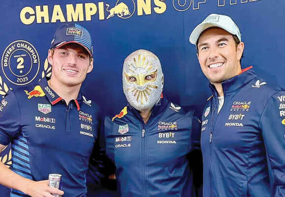 Visitan Checo Pérez y Max Verstappen la Arena México