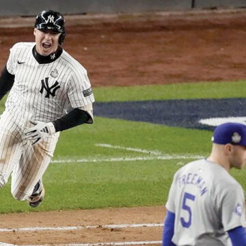 Yankees siguen con vida; evitan blanqueada de los Dodgers